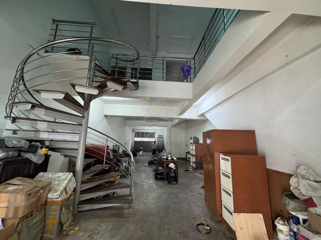 Pusat Perniagaan Raja Uda Ground Floor+ Mezz Floor Unit Looking Tenant 2