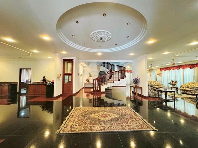 [GRAND LUXURY] Klang Teluk Pulai 2.5 Storey Bungalow Swimming Pool 1