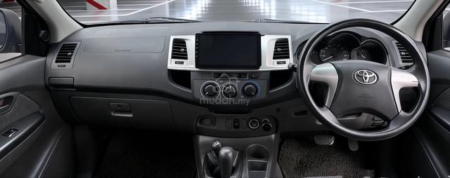 2012 Toyota HILUX 2.5 G (A) - 2