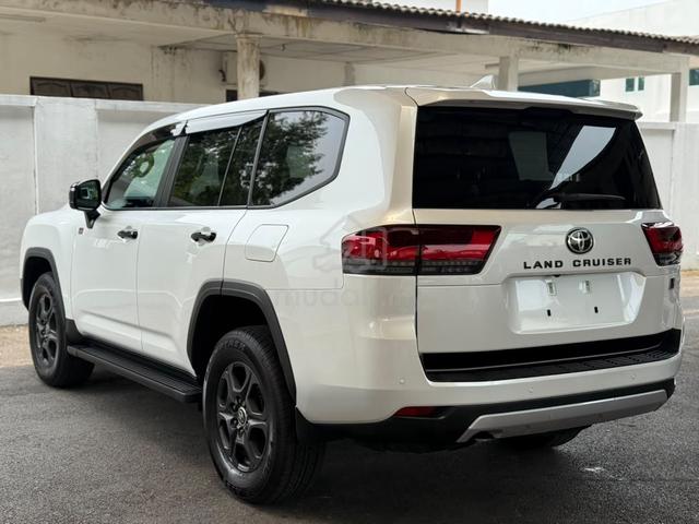 2024 Toyota Land Cruiser 300 GR-Sport 3.5 Petrol - 4