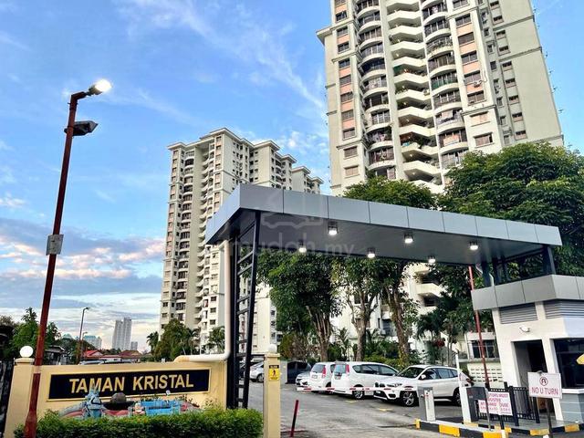 Taman Kristal, Small room available  1