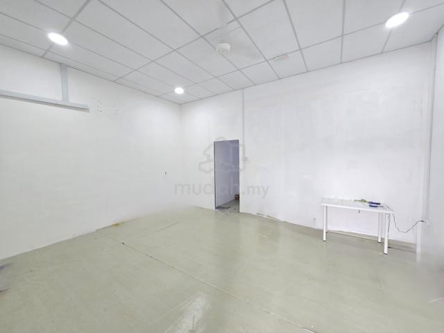 First Floor Office For Rent Facing Main Road @ Simpang Ampat, Tasek 1