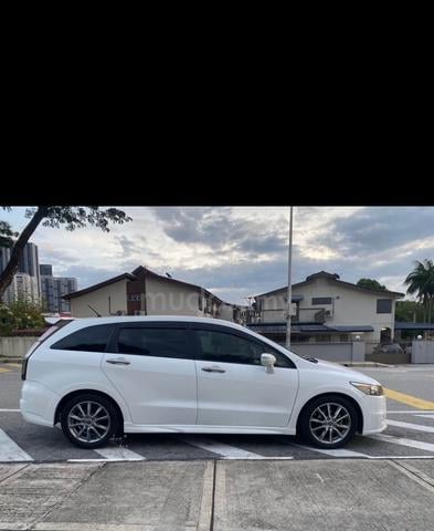 2012 Honda STREAM 2.0 i-VTEC RSZ (A) - 1