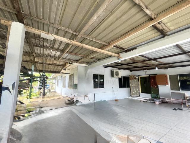 CORNER, Teres Setingkat, BATU 18 1