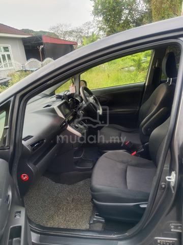 2013 Toyota WISH 1.8 X ZGE20G FACELIFT (A) - 5