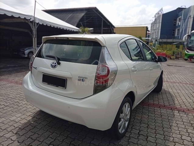 2012 Toyota PRIUS C 1.5 (HYBRID) (A) - 3
