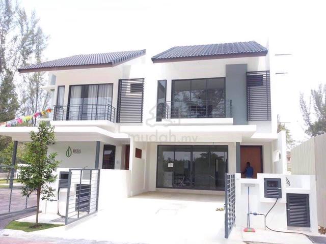 Hilltop Superkink House | 20x75 | Greenly Enviroment | Gate & Guarded 1