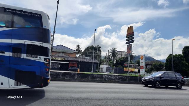 3 S Commercial Car Showroom Facing Main Road Frontage MRR2 4