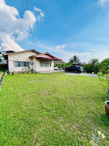 Single Storey Bungalow For Sale @ Bukit Limbok Seremban 1