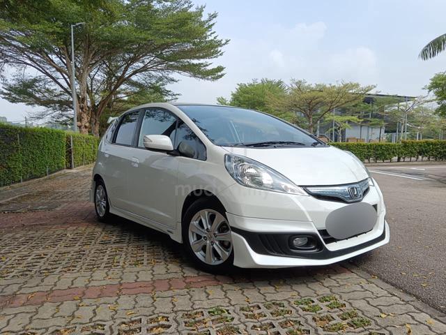 2014 Honda JAZZ 1.3 HYBRID FACELIFT (A) - 5