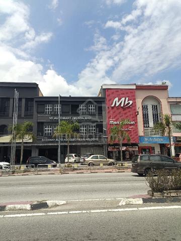 Banting three storey shop 1
