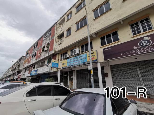 Port Klang Jalan KastamPandamaran 4storey Shoplot 22*75sqft Tenanted 1