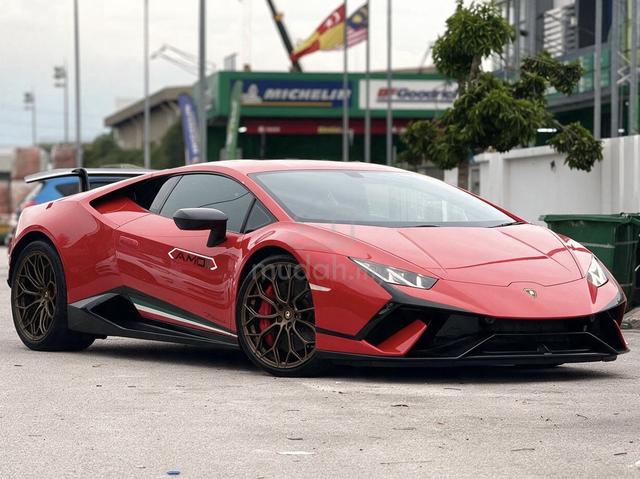 2017 Lamborghini Huracan Performante LOW MILEAGE - 1