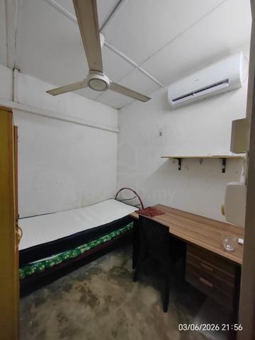 Fully Furnished Selangor Klang Room For Rent 1