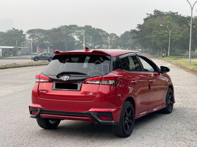 2021 Toyota YARIS 1.5 E SPORT RIM SPORTY LOOK - 2