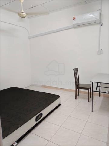 Aircond Room at Taman Kolombong For Rent 1