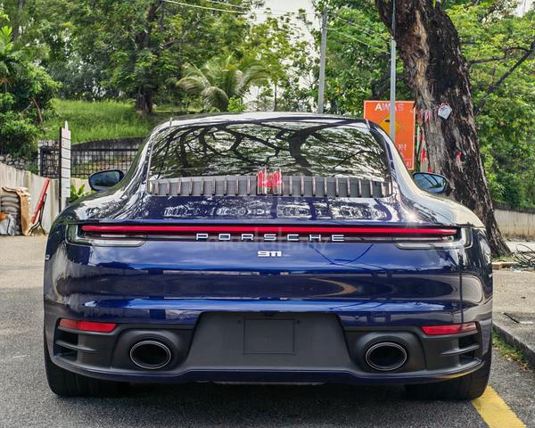 RED INTERIOR JPN SPEC 2023 Porsche 911 3.0 CARRERA - 5