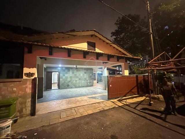 Refurbished 2 Storey Freehold, Bukit Kerinchi, Pantai Dalam 1