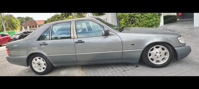 Mercedes Benz S320 35 yrs old vintage 20% road tax - 2