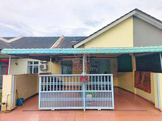 Renovated unit at Tmn Cheng Ria 1