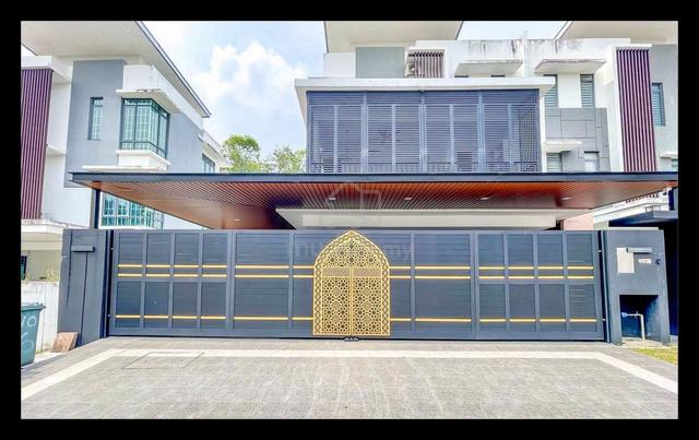 FULLY RENOVATED🔥 WITH POOL SEMI D 3 Storey Lambaian Residence Kajang 1