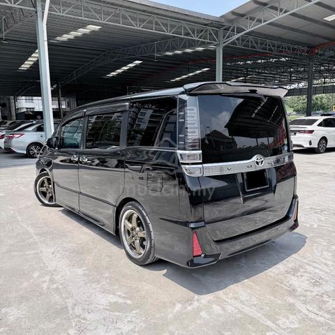 2019 Toyota VOXY 2.0 ZS KIRAMEKI II (A) - 2