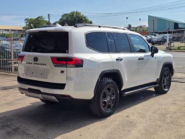 2023 Toyota Land Cruiser 300 GR-Sport 3.5 Petrol - 3