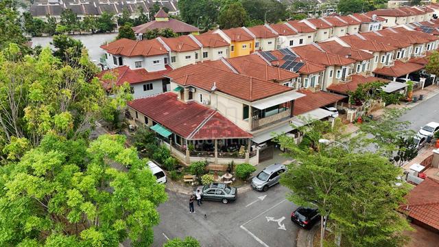 FREEHOLD!CORNER LOT! 2-Storey Garden City Homes, Seremban 2 1