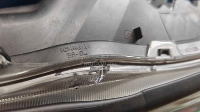 Toyota Vellfire AH30 LH Headlamp - photo 3 of 4