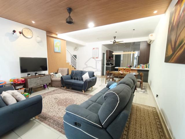 Renovated Ayden Townhouse Near Business Area 1