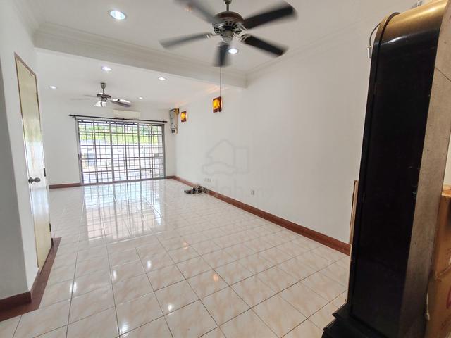 Good Condition! Double Storey! Kota Kemuning 1st Roundabout, Aranda 3