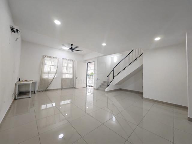 【 Aircond in master bedroom 】 2 Storey House, Templer Residence Rawang 1