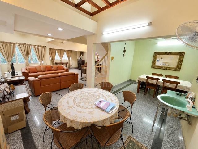 FACING OPEN⭐ 2.5 Storey Terrace Seksyen 17 Petaling Jaya 1