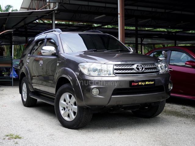 2010 Toyota FORTUNER 2.7 V FACELIFT (A) - 1