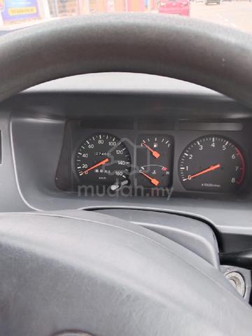 2001 Toyota UNSER 1.8 GLI (M) - 4