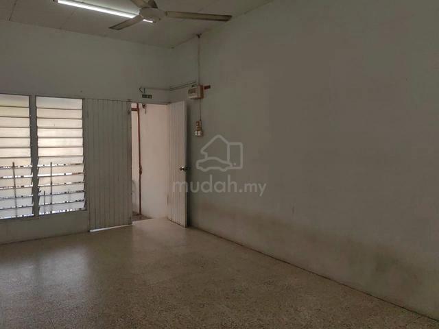 Taman Iping Batu Maung Single Storey 1400SF 3-rooms Renovate Tiles Flr 1