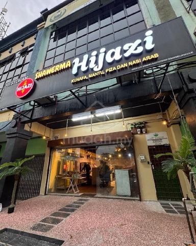 shop lot for rent Larkin central  1