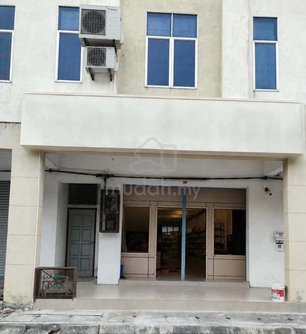 SHOP FOR RENT | Move In & Start Your Business Right Away! 1