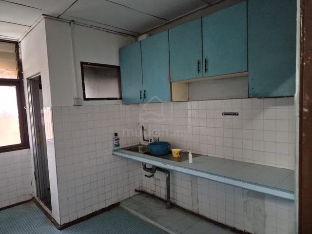 Flat PKNS Seksyen 8 Shah Alam 1