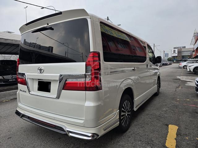 2022 Toyota GRANACE 2.8G Diesel Turbo 9 Seat Pilot - 4