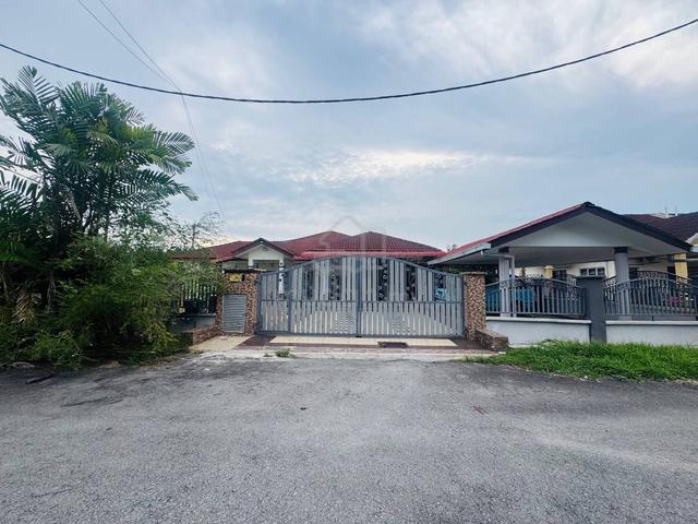 BUNGALOW Single storey taman jenjarom permai jenjarom 1