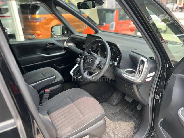 2022 Toyota NOAH 2.0 SG MZRA90W (A) - 5