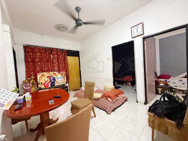 Flat Taman Perling 1