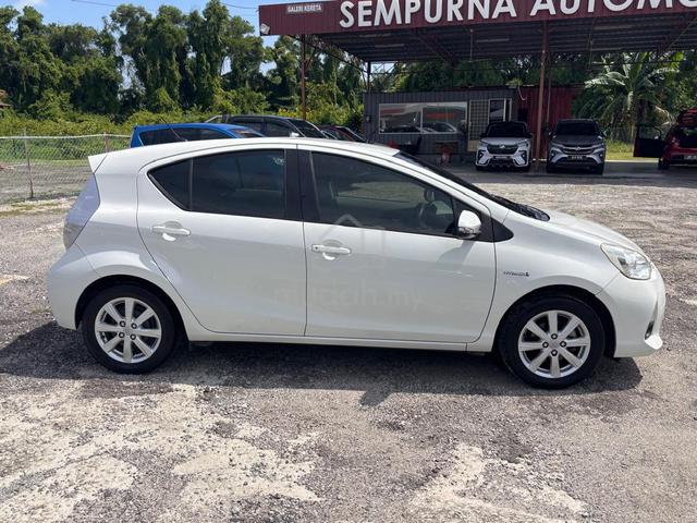 2013 Toyota PRIUS C 1.5 (HYBRID) NHP10R (A) - 3