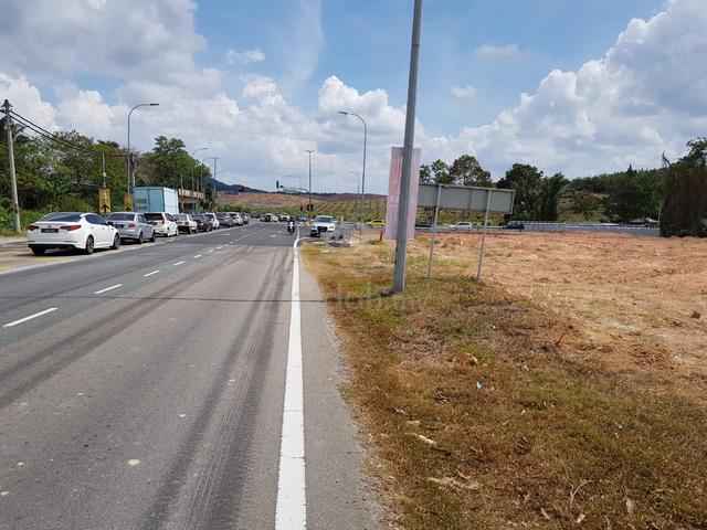 Kluang Town Area 1.7359 Acre Tanah Bangunan Beside Main Road Rm45 psf 3