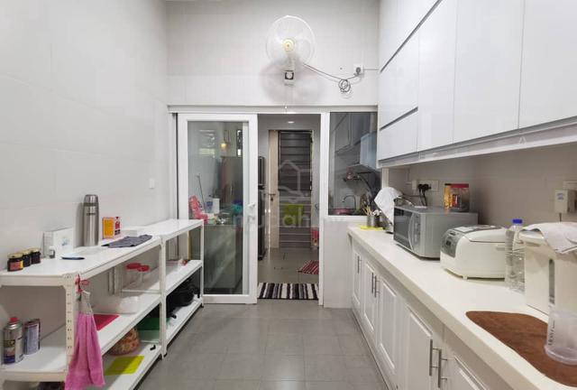 3 Storrey House Fully Furnished 2