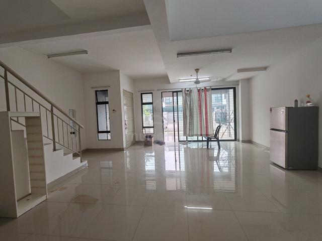 Glomac Lakeside Residence Puchong 1