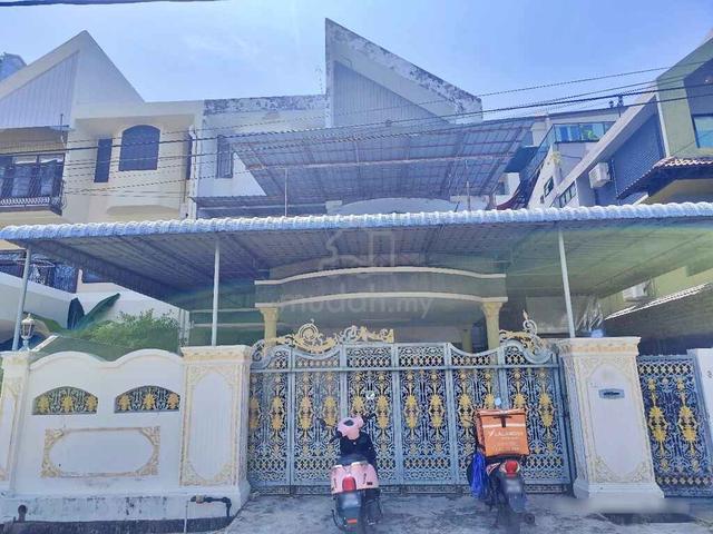 [-35%] 3 Storey Semi Detached House - Taman Century, Penang 1