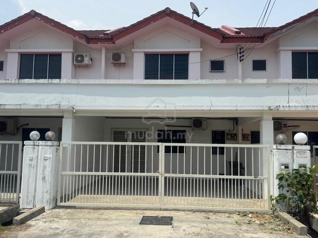 Double storey terrace at Piasau RPR Batu 6 Miri 1