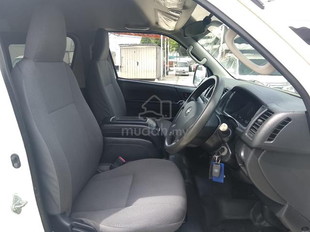 2015 Toyota HIACE 2.7 WINDOW VAN Petrol Tayar Baru - 4